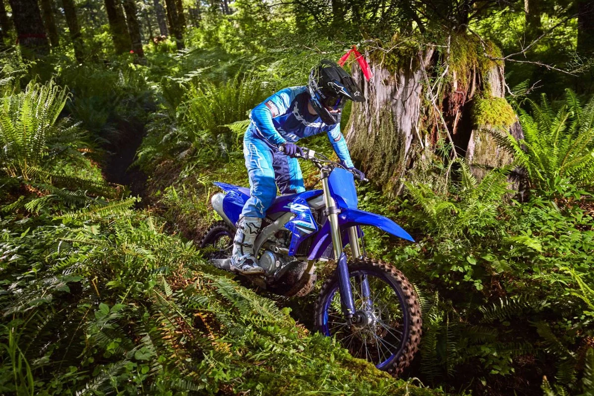 YZ450FX 2025 - Image 12